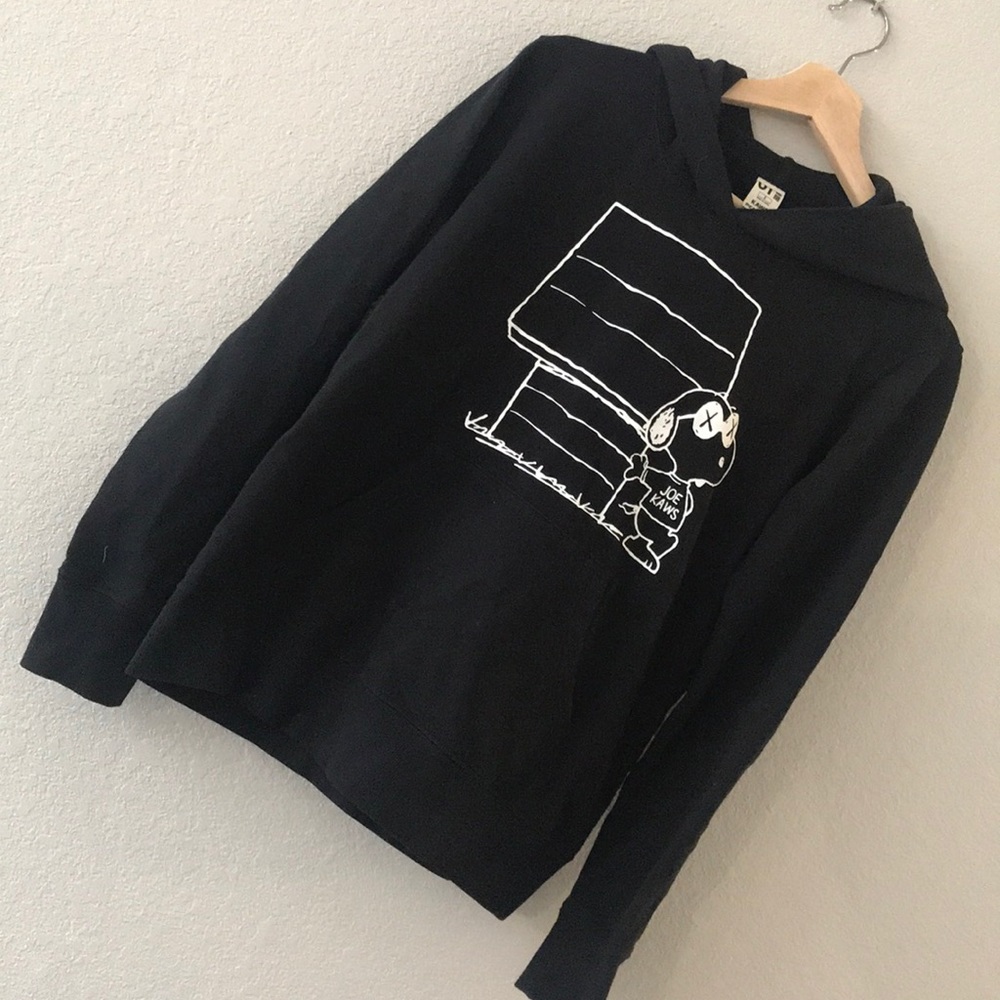 Uniqlo x Kaws snoopy hoodie